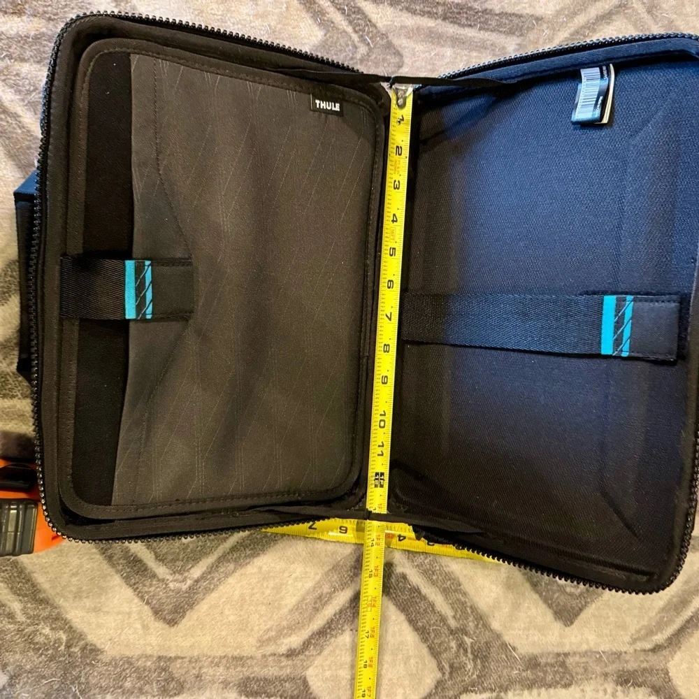 Thule Black Protective Case Gauntlet 4